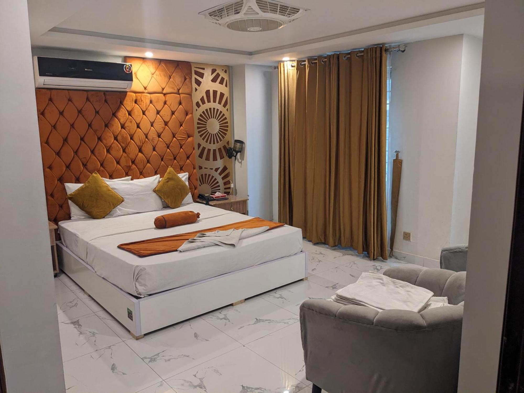 Nueva Hotel Ισλαμαμπάντ Εξωτερικό φωτογραφία