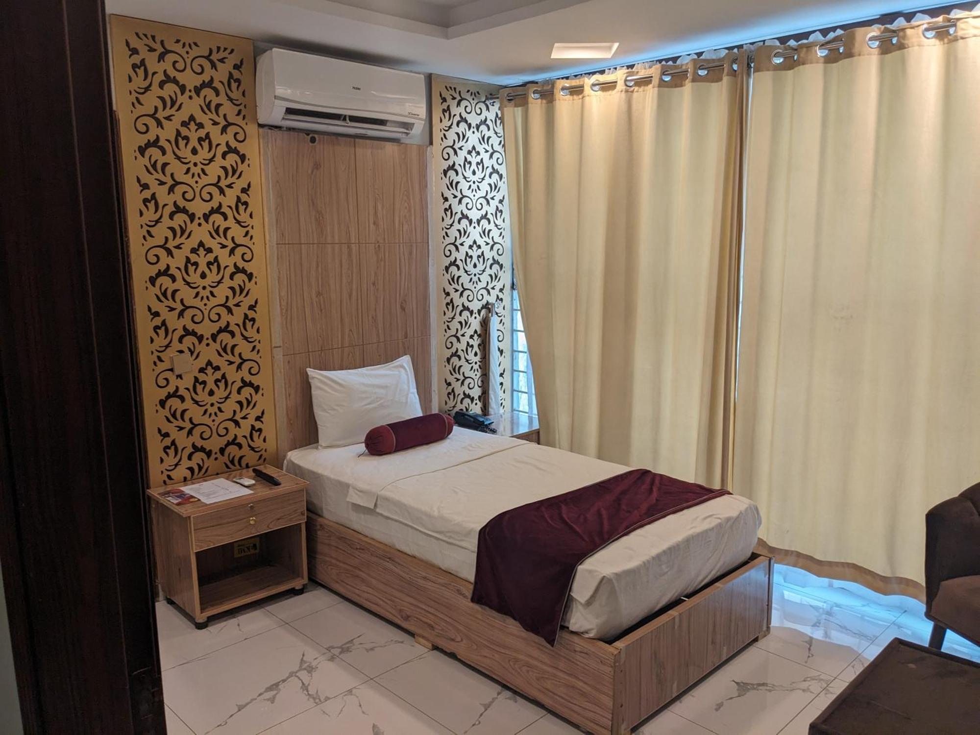 Nueva Hotel Ισλαμαμπάντ Εξωτερικό φωτογραφία
